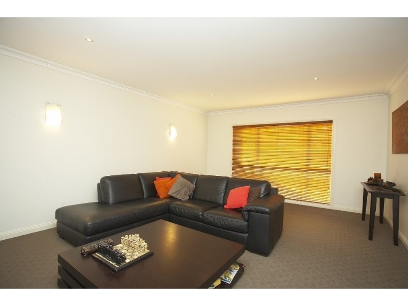 2A Simpson Drive, Mount Waverley VIC 3149