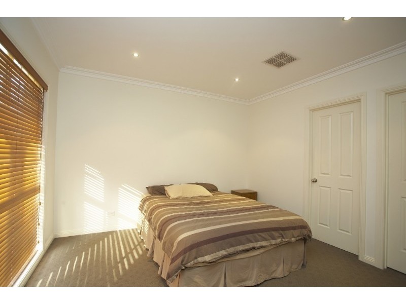 2A Simpson Drive, Mount Waverley VIC 3149