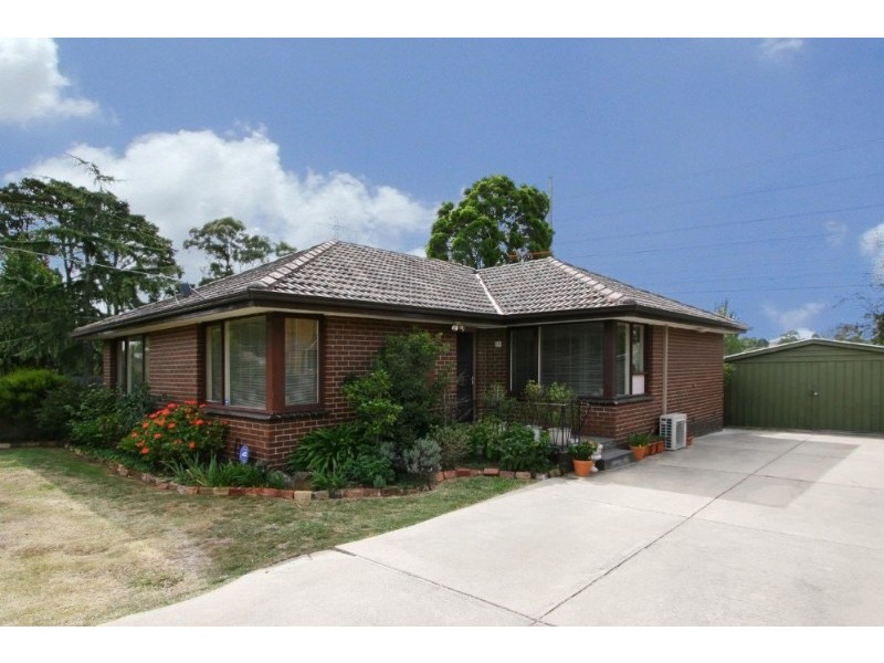 13 Sampson Drive, Mount Waverley VIC 3149