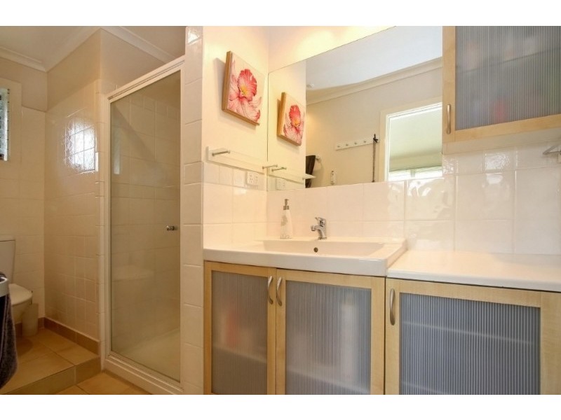 13 Sampson Drive, Mount Waverley VIC 3149