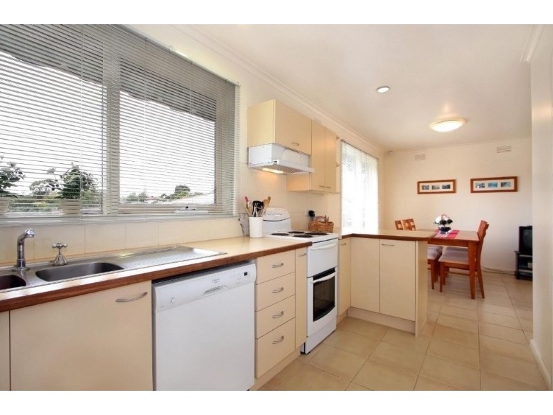 13 Sampson Drive, Mount Waverley VIC 3149