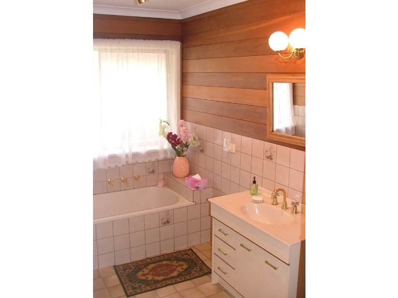 27 Oakern Street, Mount Waverley VIC 3149