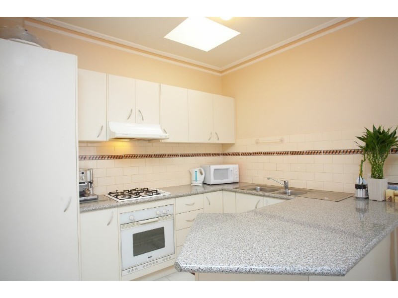 2/18 Therese Avenue, Mount Waverley VIC 3149