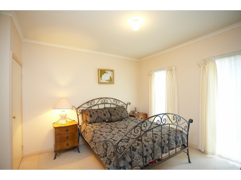 2/18 Therese Avenue, Mount Waverley VIC 3149