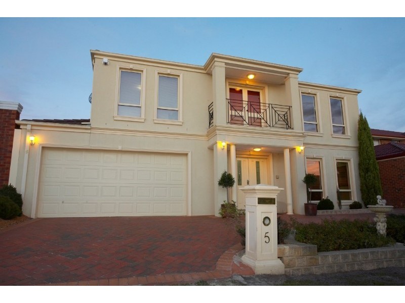 5 Clarke Place, Mount Waverley VIC 3149