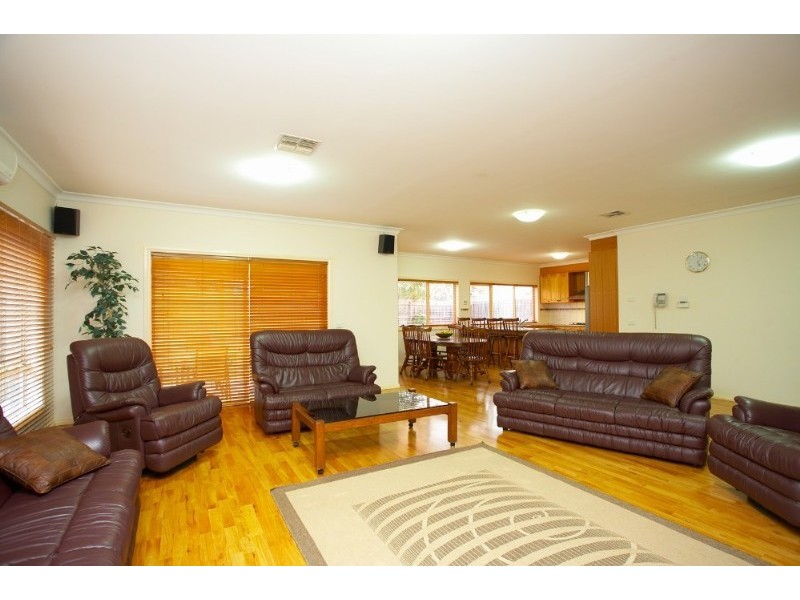 5 Clarke Place, Mount Waverley VIC 3149