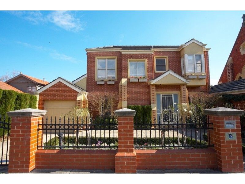 17 St Georges Avenue, Mont Albert VIC 3127