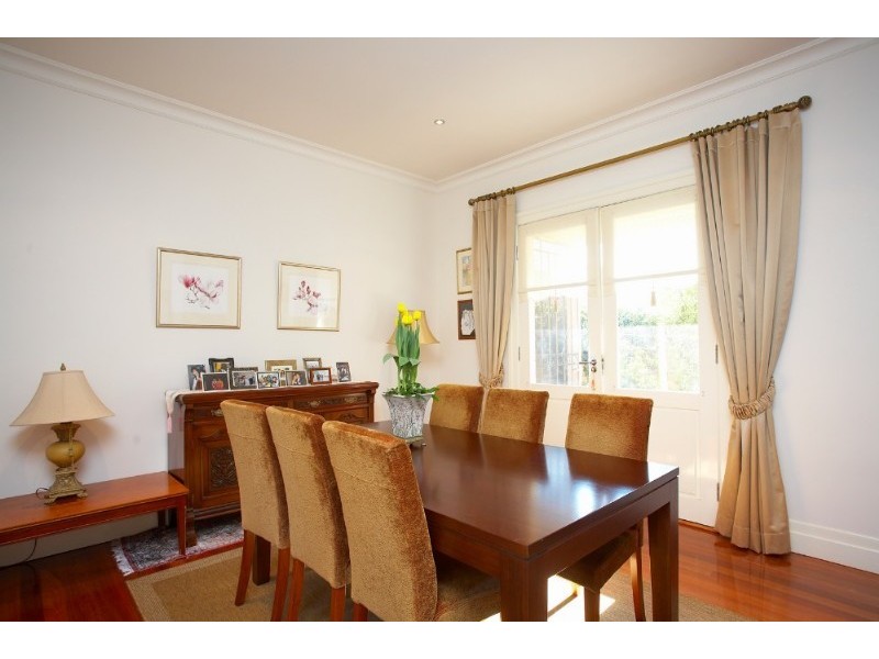 17 St Georges Avenue, Mont Albert VIC 3127