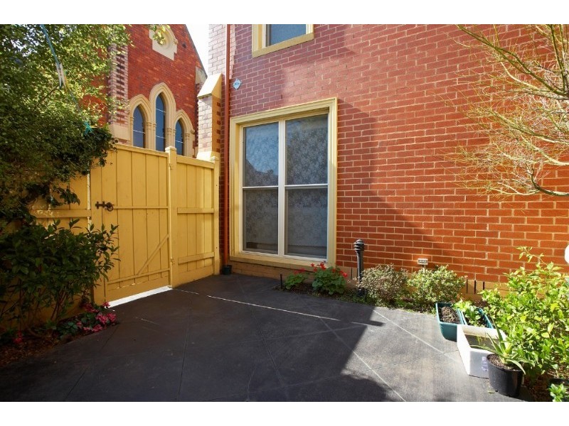 17 St Georges Avenue, Mont Albert VIC 3127