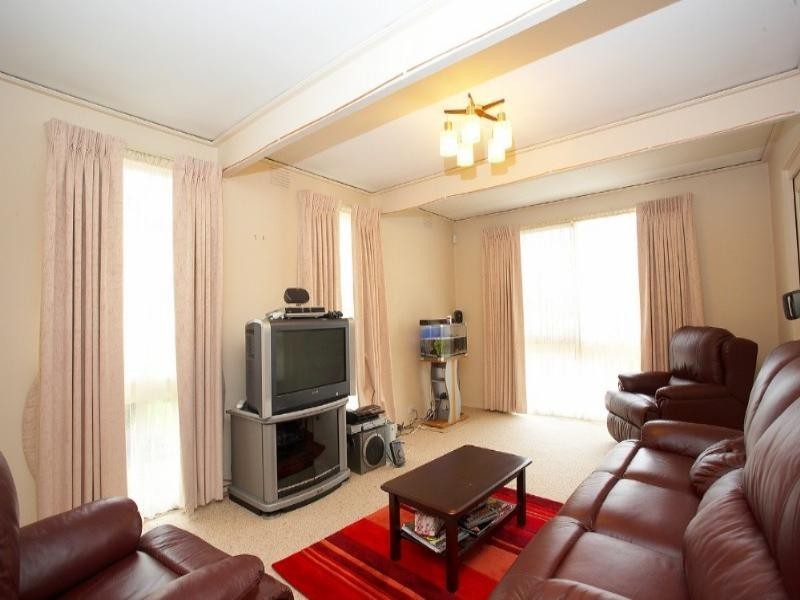 43 Carrol Grove, Mount Waverley VIC 3149