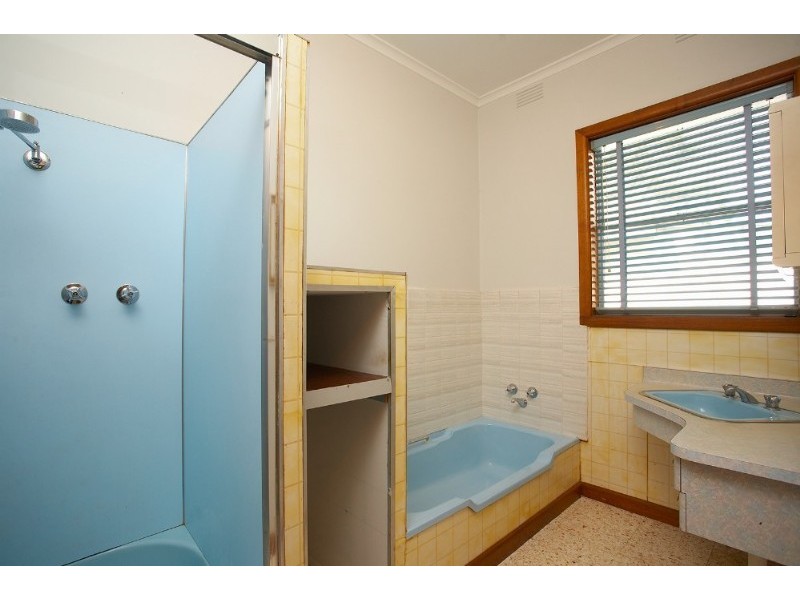 5 Roslyn Street, Burwood VIC 3125