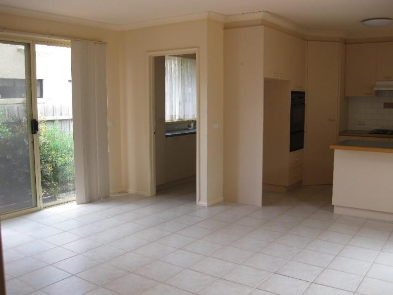 2/28 Oakern Street, Mount Waverley VIC 3149