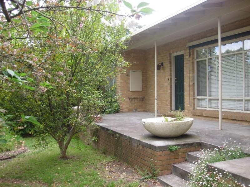 2 Oak Court, Mount Waverley VIC 3149