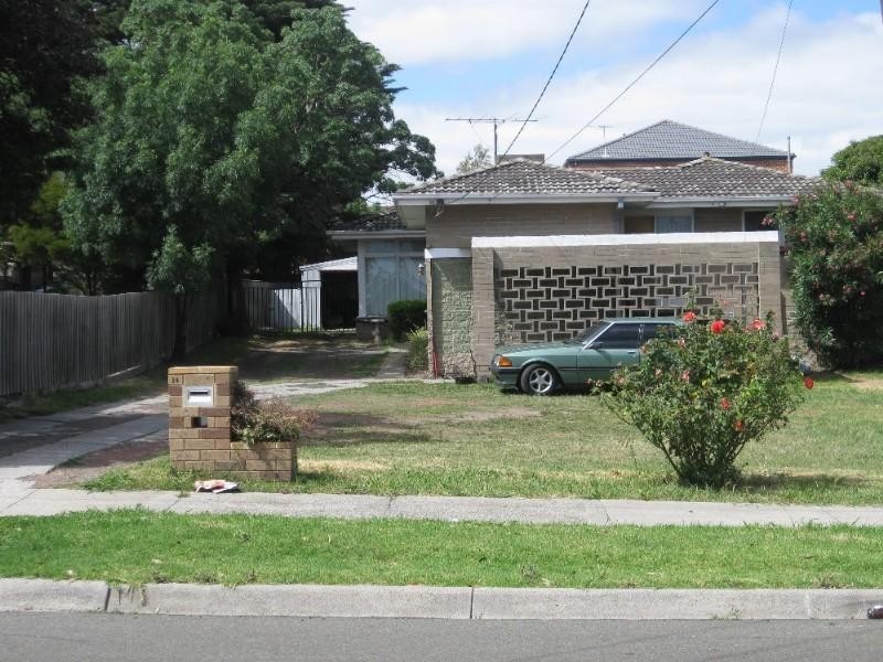 14 Ian Grove, Mount Waverley VIC 3149