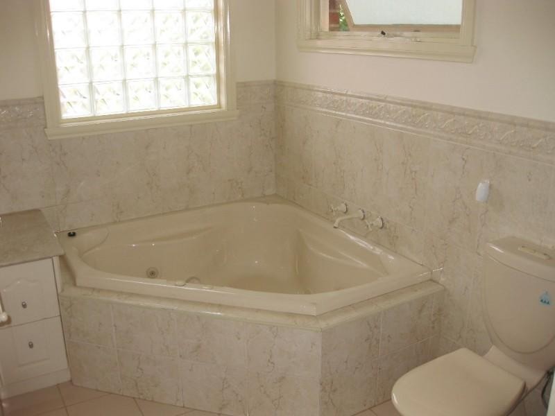 14 Huntingtower Crescent, Mount Waverley VIC 3149