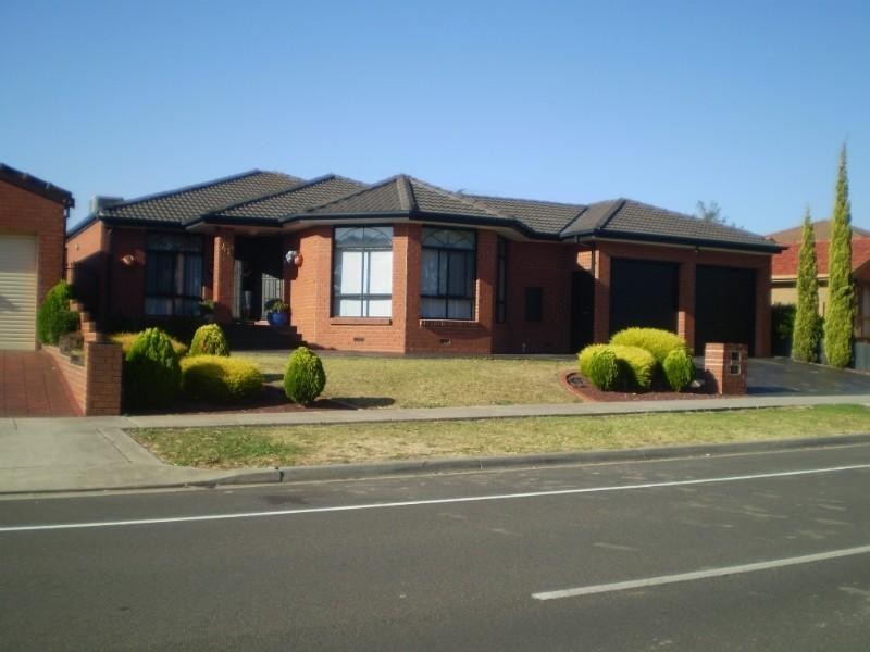 41 Clauscen Drive, Rowville VIC 3178