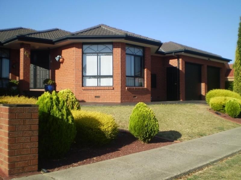 41 Clauscen Drive, Rowville VIC 3178