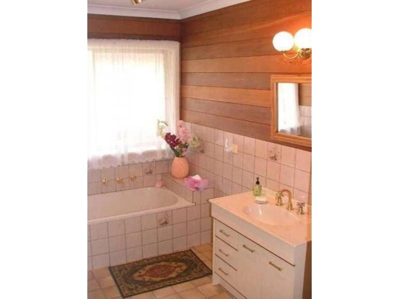 27 Oakern Street, Mount Waverley VIC 3149