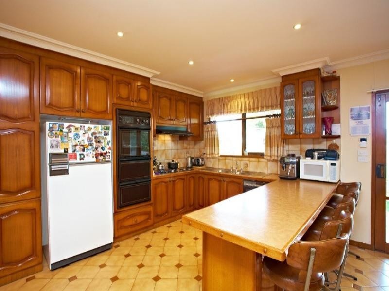 8 Delta Avenue, Ashwood VIC 3147