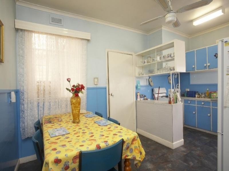 2 Cash Grove, Mount Waverley VIC 3149