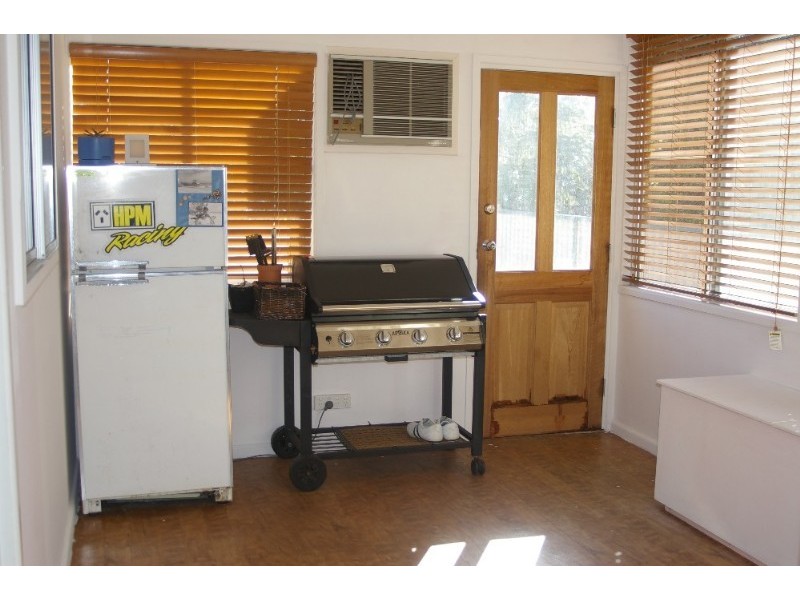 33 Maine Terrace, Deception Bay QLD 4508