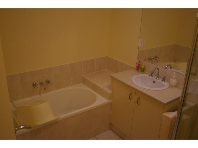 5b Lady Bowen Parade, Rothwell QLD 4022