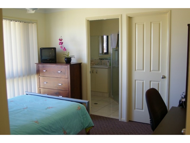 5b Lady Bowen Parade, Rothwell QLD 4022