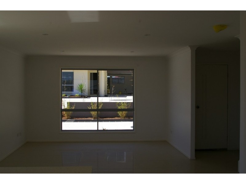 1-8/17 Lady Bowen Parade, Rothwell QLD 4022