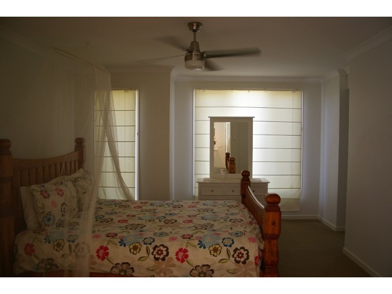 1 Natalie Close, Deception Bay QLD 4508