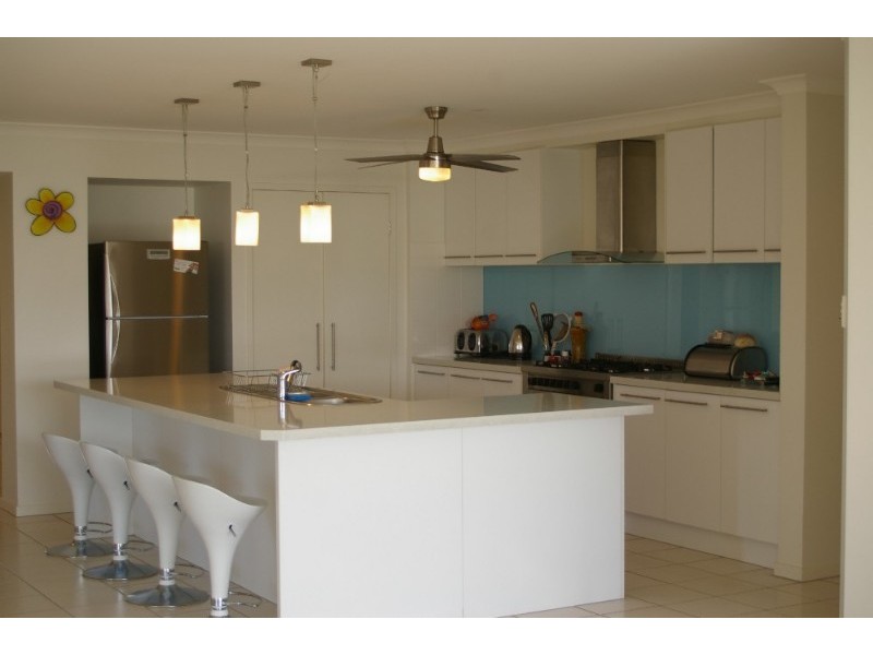 1 Natalie Close, Deception Bay QLD 4508