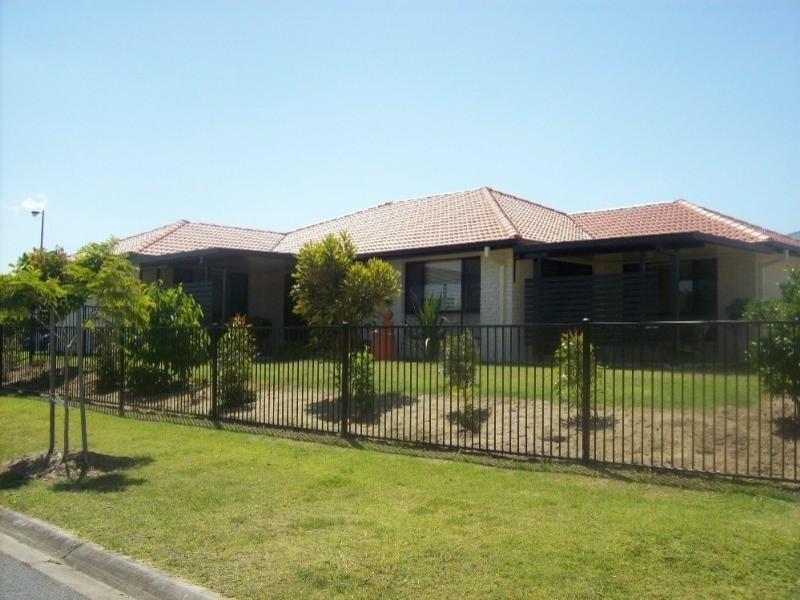 1 Pauline Court, Deception Bay QLD 4508