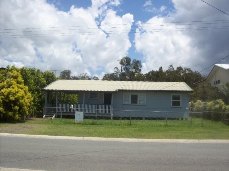 118 Biggs Avenue, Beachmere QLD 4510