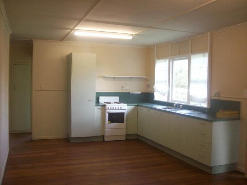 118 Biggs Avenue, Beachmere QLD 4510