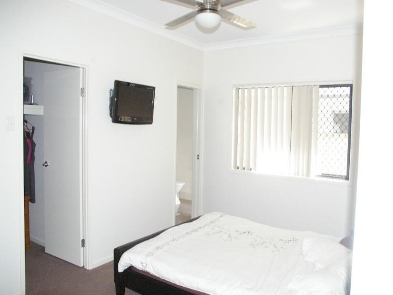 8 Rawlins Crescent, North Lakes QLD 4509