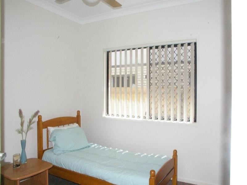 8 Rawlins Crescent, North Lakes QLD 4509