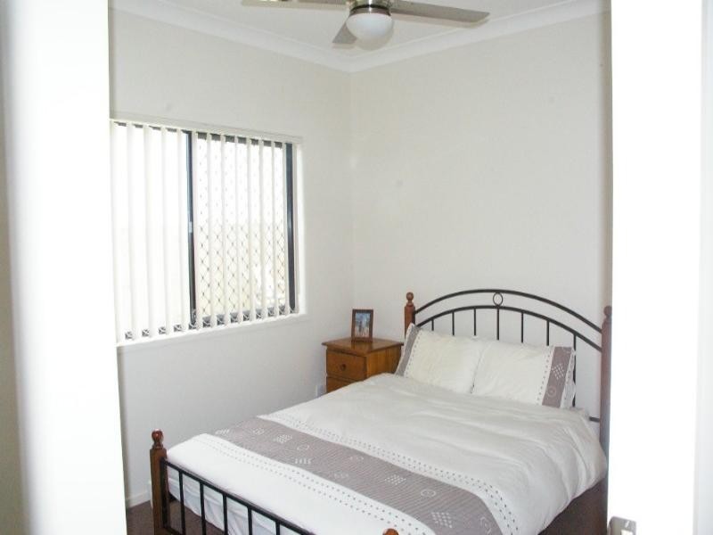 8 Rawlins Crescent, North Lakes QLD 4509