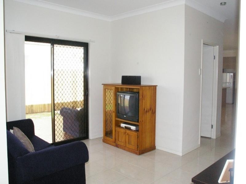 8 Rawlins Crescent, North Lakes QLD 4509