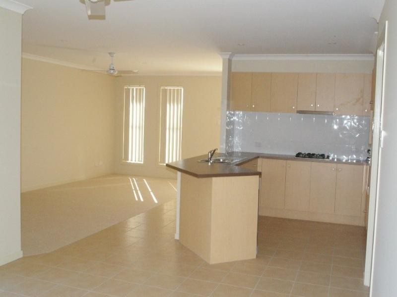 15 Pristine Place, Ningi QLD 4511