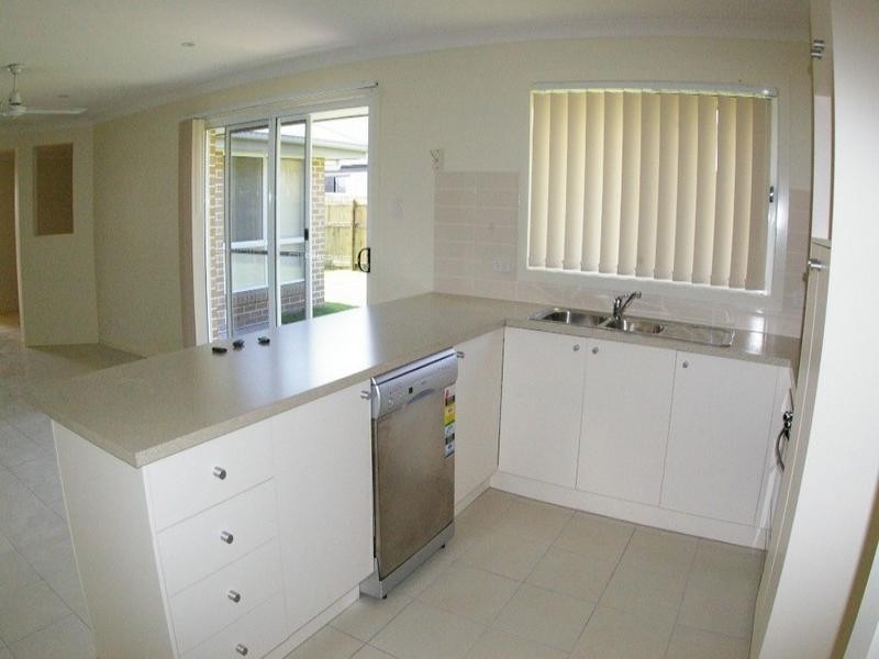 11 Pristine Place, Ningi QLD 4511