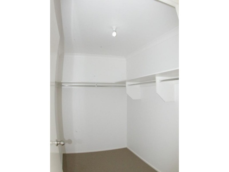 2/17 Lady Bowen Parade, Rothwell QLD 4022