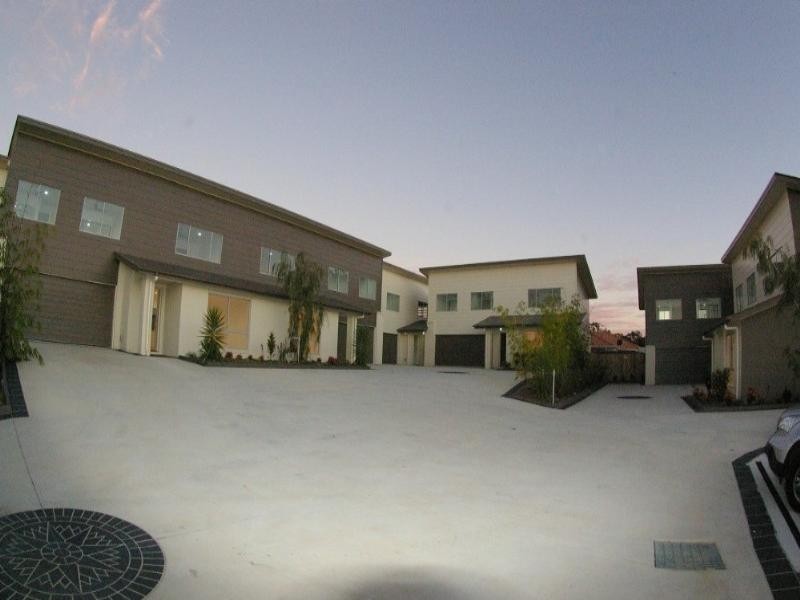 8/17 Lady Bowen Parade, Rothwell QLD 4022