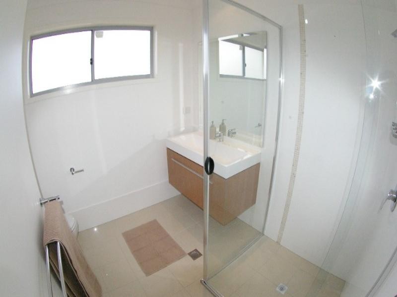 8/17 Lady Bowen Parade, Rothwell QLD 4022