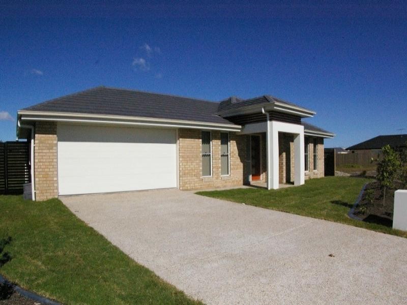 18 Dewdrop Place, Ningi QLD 4511