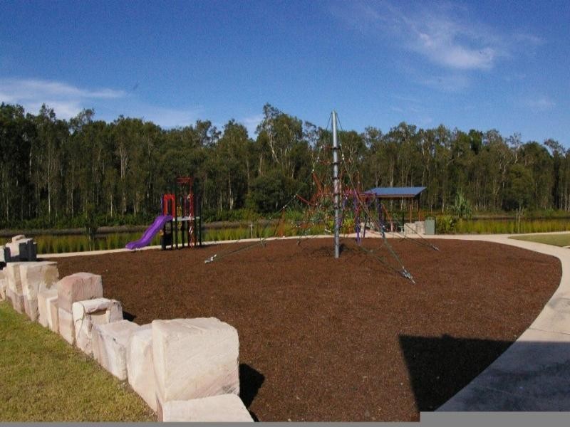 18 Dewdrop Place, Ningi QLD 4511