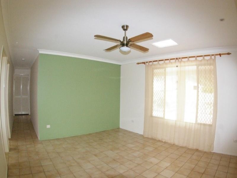 15 Warren Crescent, Deception Bay QLD 4508