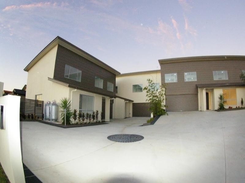 2/17 Lady Bowen Parade, Rothwell QLD 4022
