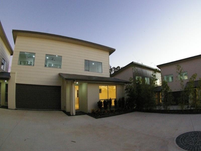 2/17 Lady Bowen Parade, Rothwell QLD 4022