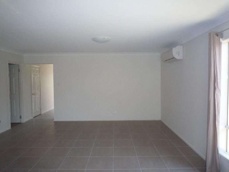 1/9 Lady Bowen Parade, Rothwell QLD 4022