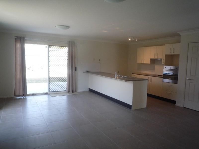 1/9 Lady Bowen Parade, Rothwell QLD 4022