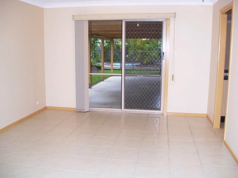 27 Cross Street, Deception Bay QLD 4508